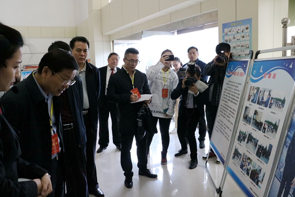 浏览普法宣传展板.jpg