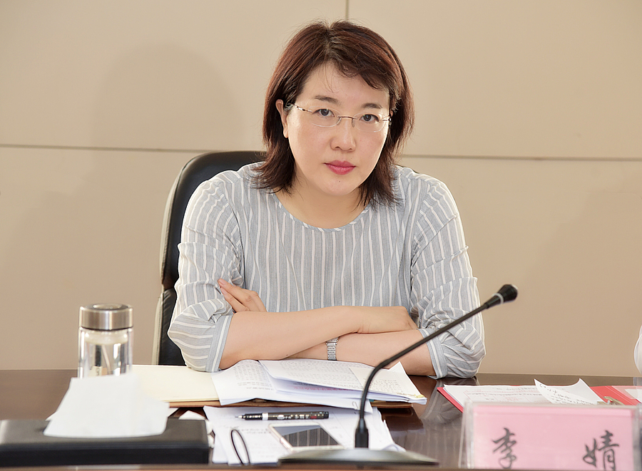 李婧1.jpg 李婧1.jpg